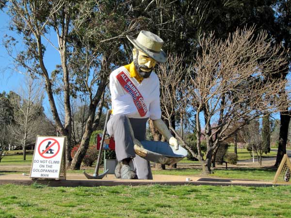 the big gold panner in Bathurst by Steve and Helen Jamieson