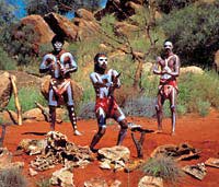 traditional australian aboriginal clothing